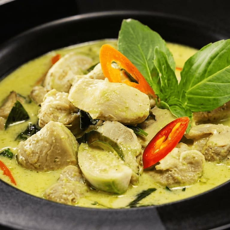 Delicious Green Curry Experience